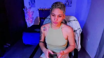 Laura_r23 09 October 2025 nude cam