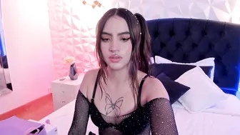nairea_beaumont nude video chat 10/10/2025