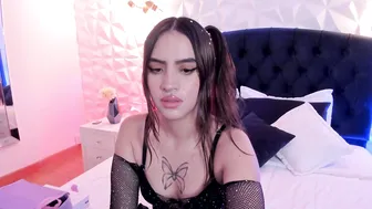 nairea_beaumont nude video chat 10/10/2025