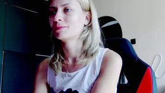 Karoline121 (10/10/2025) lush