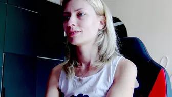Karoline121 (10/10/2025) lush