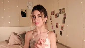 holayoula recorded nude video 245146