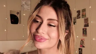 holayoula recorded nude video 245312