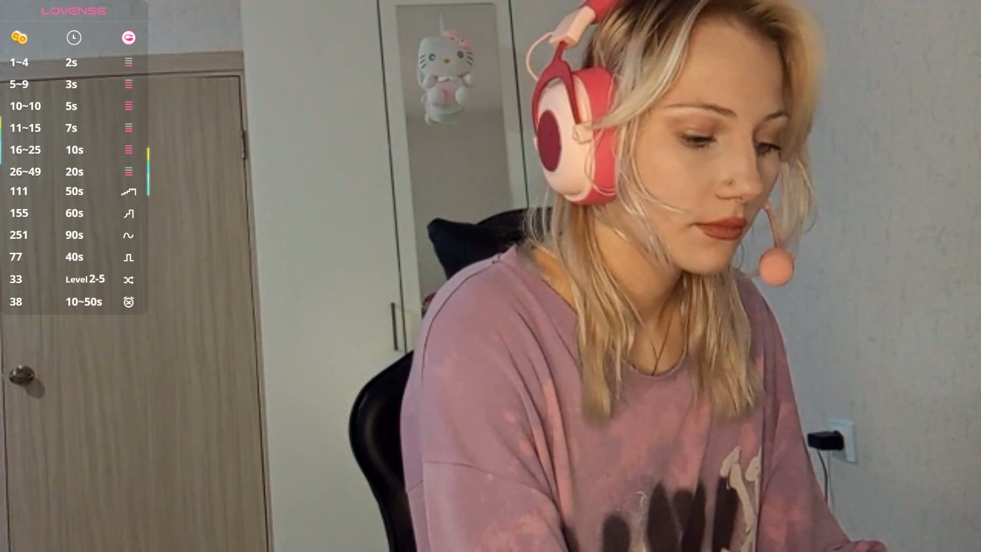 Little_soyia hot porn video posing on webcam