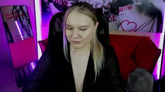 aprilserenity nonude live on cam