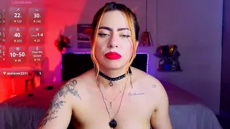 Dulce_charlottee atm posing on webcam