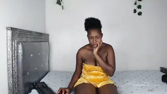 hornygal256 (10/11/2025)