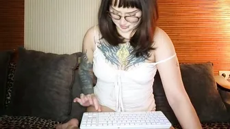 Littlewetgirl26 new - 11-Oct-25