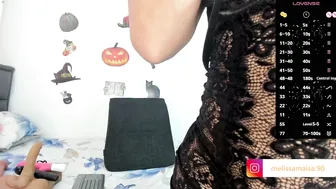 sara_maisa stream posing on webcam