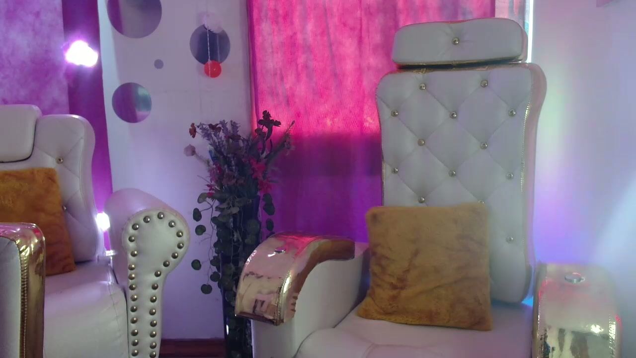 Nina_roser sex chat 12-Oct-25