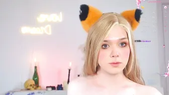 _yourfoxy_ lovense on cam