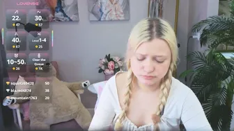 millie_vanillie posing on webcam (10-13-2025)