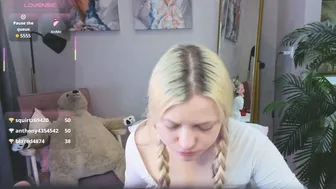 millie_vanillie posing on webcam (10-13-2025)