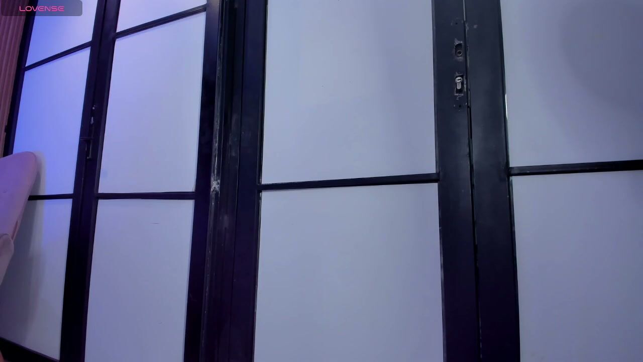 Ariadnaruiz on webcam sex video