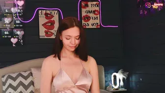 eseensia on cam 13 October 2025