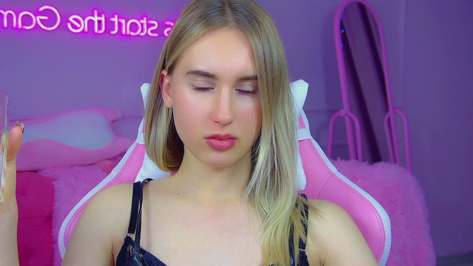 Victoriahopson skinny cam show