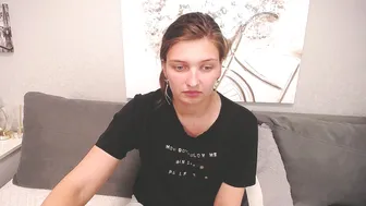 Alisaperes cam girl chat (10-13-2025)