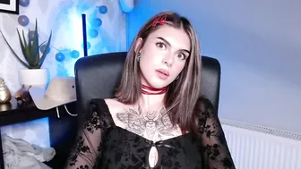 nova_sin young on webcam