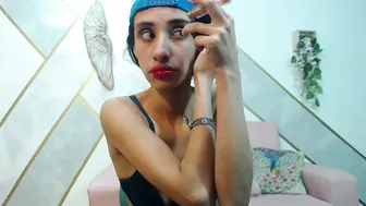 roxana_cyrano cam sex chat 10-14-2025