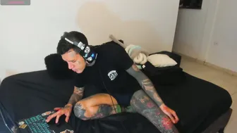 Jhonny_ackerman tattoo webcam chat