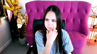 Ulianeer 14-Oct-2025 webcam show
