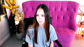 Ulianeer 14-Oct-2025 webcam show
