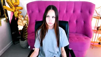 Ulianeer 14-Oct-2025 webcam show