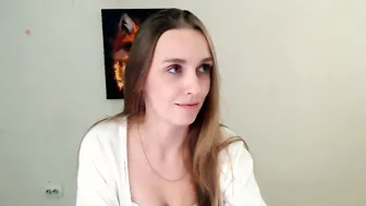 Miss_angelina_ new posing on cam