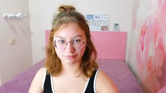 Angelinalow amateur webcam video 14-Oct-25