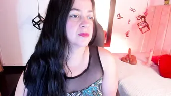 lucia_vonne (10/14/2025)