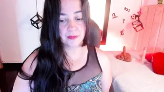 lucia_vonne (10/14/2025)