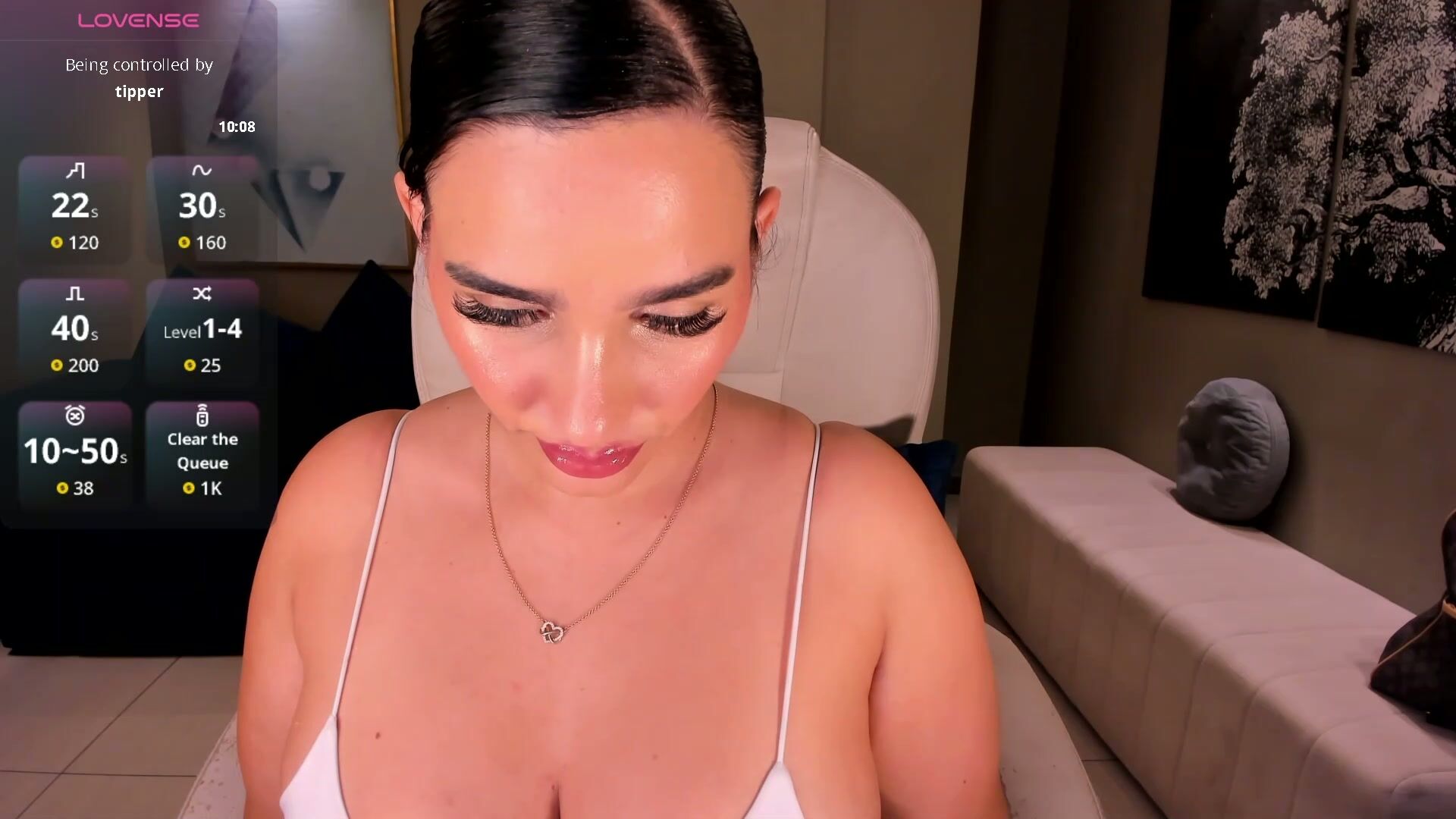novaspencer 14-Oct-25 latina