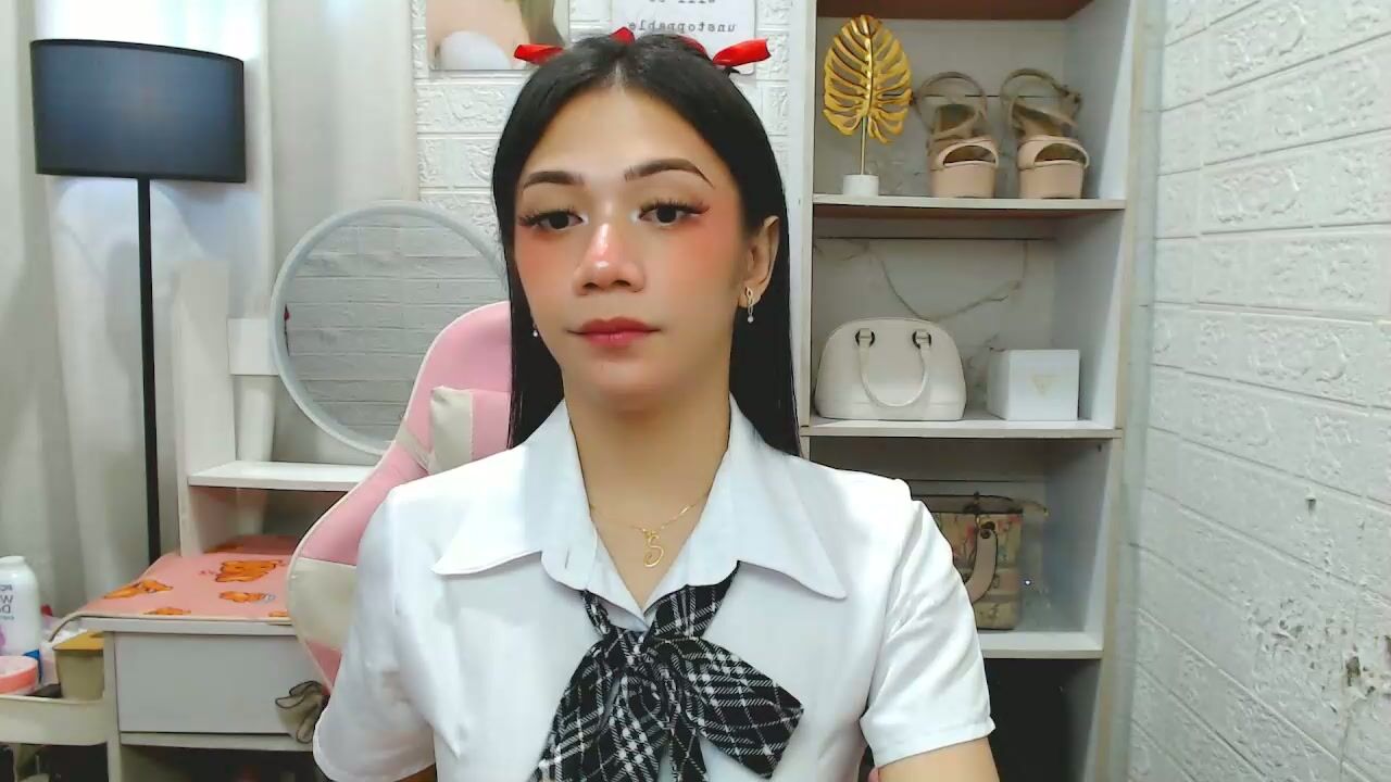 exotictssavie naked on cam - 14-Oct-25