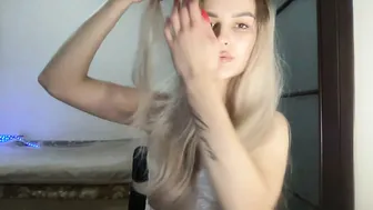 playfuldoll18 flirt cam girl