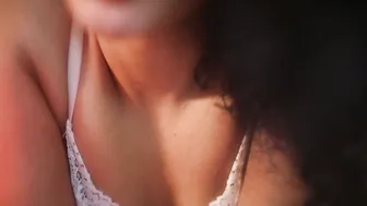 Suzysuza posing on webcam (10-15-2025)