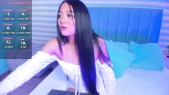 Amy_saenz_ live on cam 10-15-2025