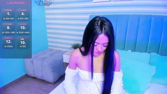 Amy_saenz_ live on cam 10-15-2025