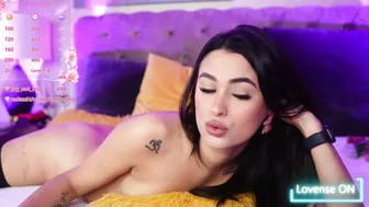 Pretty_lia_ cam show 15-Oct-25