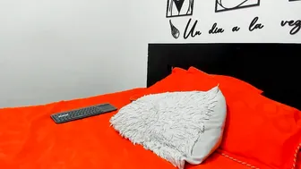 Allison_21_ nude cam video