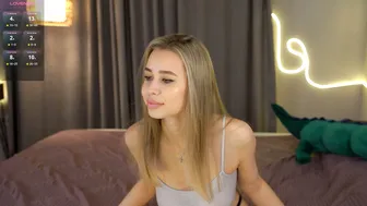 jjennnyy (10-15-2025)
