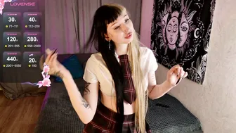 Miyaa_ bigass posing on webcam