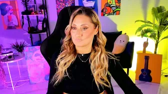 Sarahholly sex chat on live cam