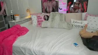 emmagray01 show 15-Oct-2025