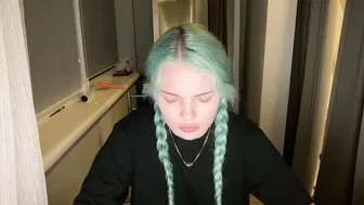 Ice_kitten webcam video (04-16-2025)