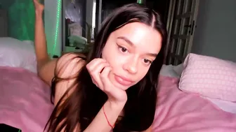 miss_medyson webcam chat 19 April 2025