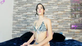 Violett__golden amateur cam 16-Oct-2025