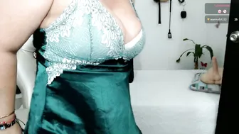 mom_17 recorded nude video 260646
