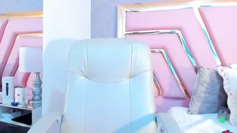 britannyjhonson posing on cam 10/16/2025