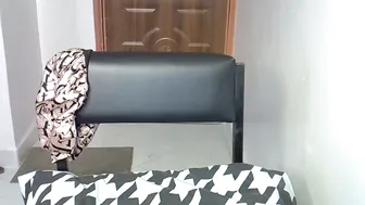 onlyyhazelbrown playful posing on cam