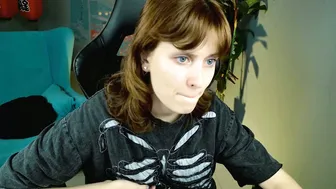 Lolaasmus posing on cam 16-Oct-25